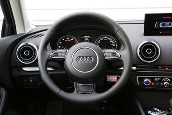 2015款奥迪A3 Limousine 1.4T自动35TFSI 300万纪念舒享版