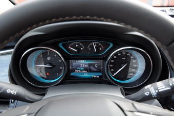 2015款昂科威20T两驱精英型