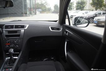 2016款DS 6 1.6T自动舒适版THP160