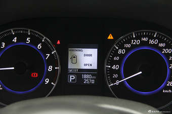 2013款英菲尼迪QX70 3.7L超越版