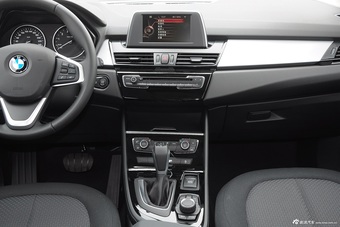 2015款宝马2系Active Tourer 218领先