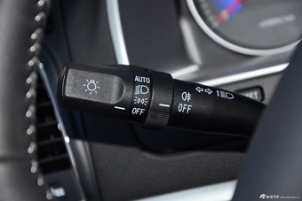 2016款吉利帝豪1.5L手动RS两厢向上版