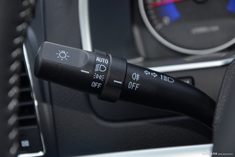 2016款吉利帝豪1.5L自动RS两厢向上版