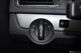 2013款朗逸1.6L自动舒适版 睿智金