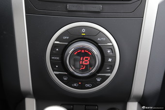 2015款五十铃mu-X 3.0T自动四驱探索型