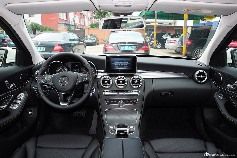 20015款奔驰C级C200旅行版
