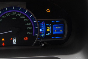 2015款比亚迪S7升级版2.0T自动尊贵型