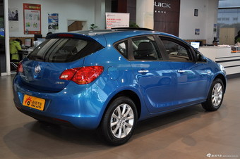 2014款英朗XT 1.6L自动时尚型 天际蓝