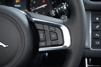 2016款捷豹XF 2.0T自动两驱R-Sport运动版