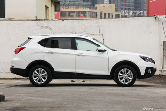 2015款传祺GS5 Super 2.0L自动两驱舒适版