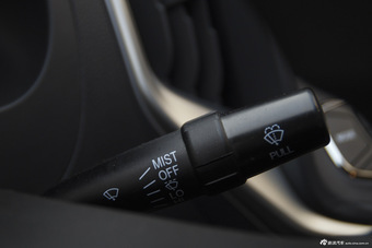 2016款吉利金刚三厢1.5L手动精英型 国V