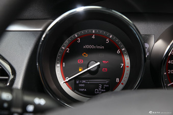 2014款奔腾B70 2.0L手动豪华型