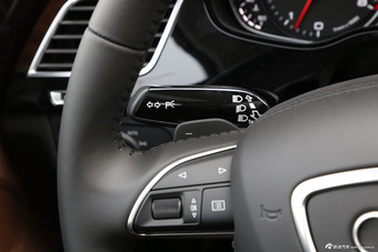 2016款奥迪A8L 3.0T自动45TFSI quattro豪华型