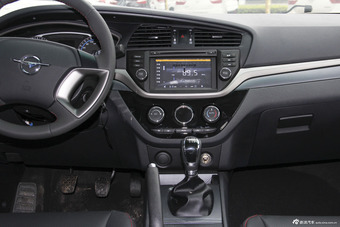 2015款海马M6 1.5T手动豪华型