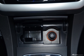 2016款吉利帝豪1.5L自动RS两厢向上版