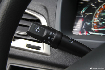 2015款比亚迪F3节能版1.5L手动豪华型