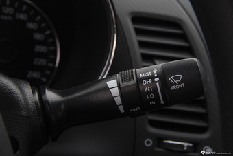 2015款起亚K3 1.6L手动GL