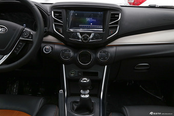 2016款比亚迪宋1.5TI手动豪华型