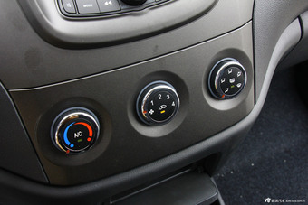 2014款金刚三厢1.5L手动进取型到店实拍