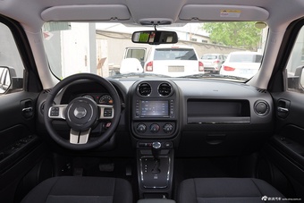 2014款自由客2.0L运动增强版图片