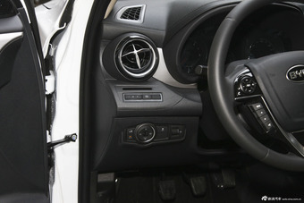 2016款比亚迪宋1.5TI手动尊贵型