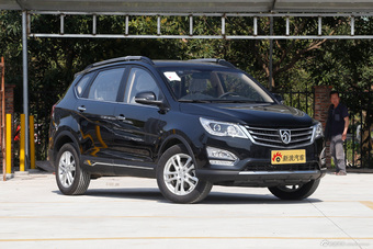 2015款宝骏560 1.8L手动精英型