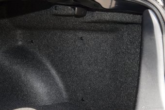 2016款奔腾B90 1.8T自动尊贵型十周年纪念版