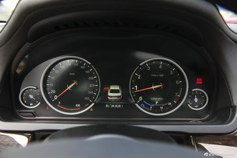 2013款宝马7系730Li豪华型