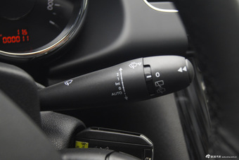 2015款东风标致3008 1.6T自动THP至尚版