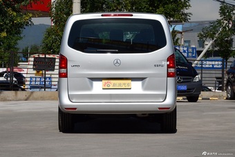 2016款奔驰威霆2.0T自动精英版