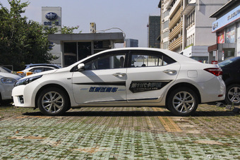 2014款卡罗拉1.6L自动GLX-i导航版