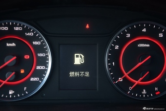 2016款上汽大通G10 2.0T自动行政版