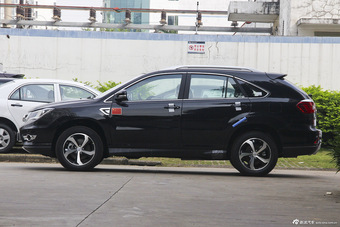 2015款比亚迪S7升级版2.0T自动旗舰型