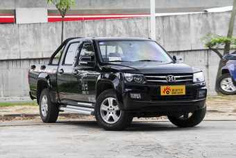 2015款骐铃T7 2.8T手动两驱尊贵版加长轴距JE493ZKQ4CB