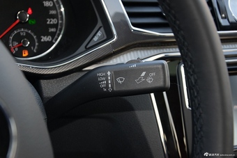 2016款帕萨特1.8T自动330TSI