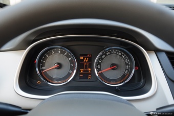 2015款3 1.3L AMT理想版