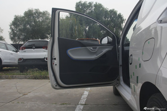 2013款荣威E50标准型