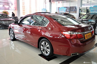 2014款雅阁2.0EXN豪华导航版 探戈红