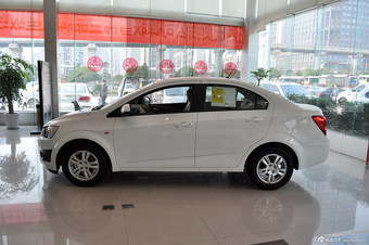 2011款爱唯欧三厢1.4SE手动