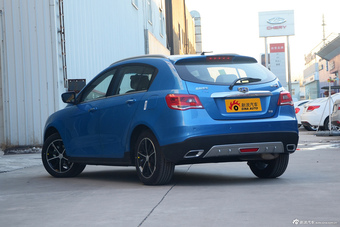 2016款吉利帝豪1.5L手动RS两厢向上版