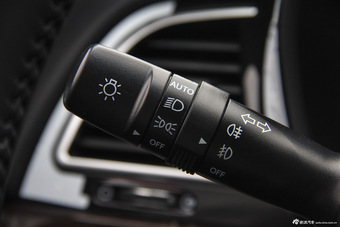 2014款起亚K4 1.8L自动DLX