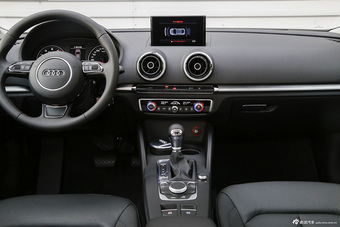 2015款奥迪A3 Limousine 1.4T自动35TFSI 300万纪念舒享版