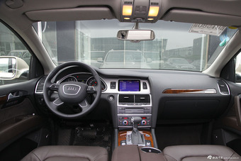 2015款奥迪Q7 40 TFSI 典藏型图片