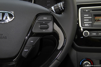 2015款起亚K2 1.6L自动Premium三厢