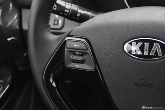 2015款起亚K2 1.4L自动Premium三厢