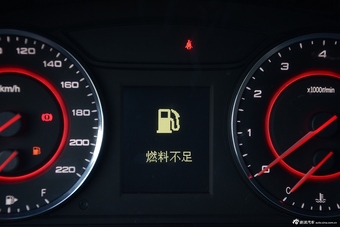 2016款上汽大通G10 2.0T手动豪华版