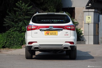 2015款比亚迪S7 2.0T自动尊贵版