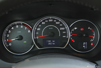 2014款雷诺科雷傲2.5L四驱豪华版