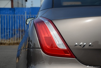 2016款捷豹XJL 3.0L自动SC四驱全景商务版