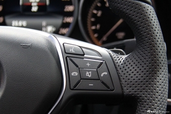 2014款奔驰E级内饰